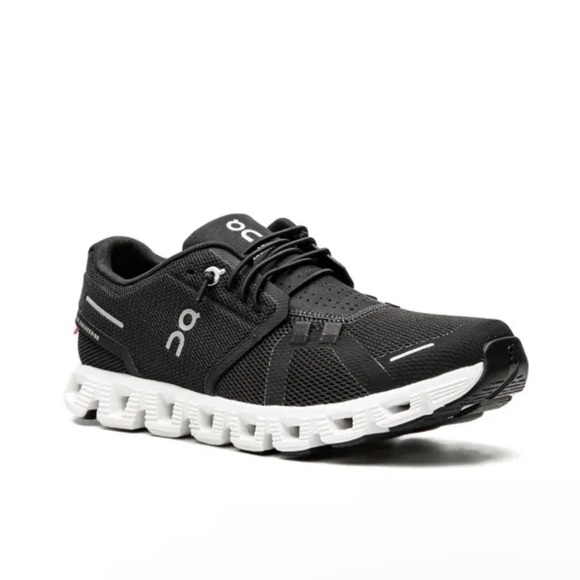 On Cloud 5 Black White Running Sneakers Womens Size 5 - Picture 2 of 9